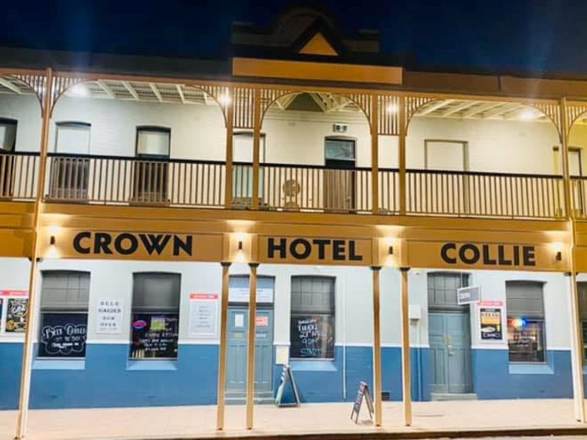Photo of Crown Hotel Collie
